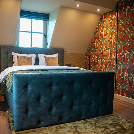Room4