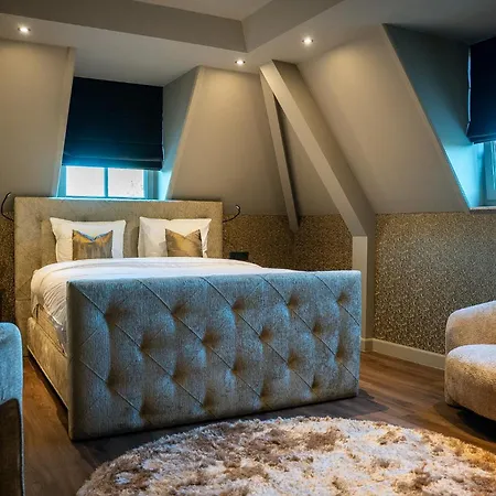 Room4