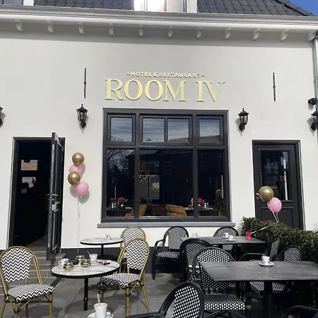 Room4